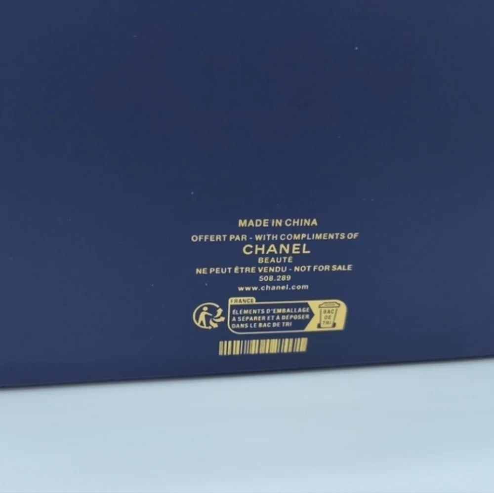 NIB Navy Textured Zip Pouch with Gold Charm | Chanel Beauté